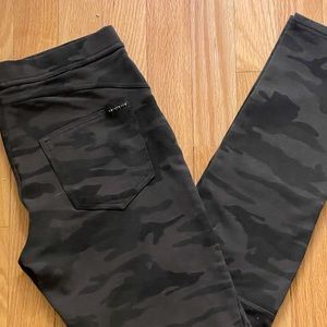 Sanctuary leggings camouflage size M